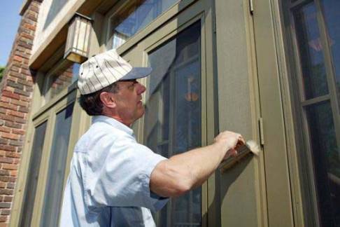 A professional painter who loves getting your home painted right