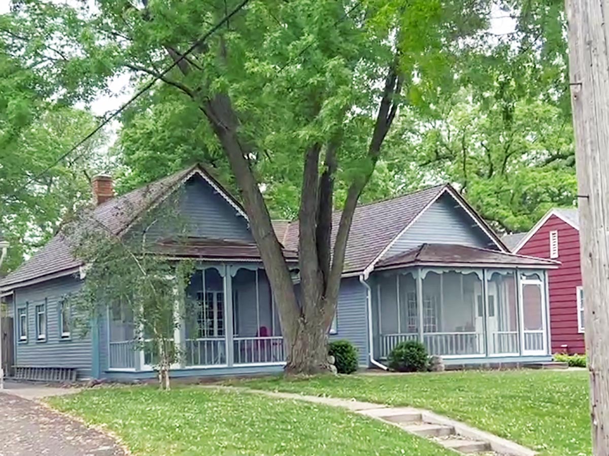 Linden Hills Mpls: Cottage City Historic Home Exterior Painting